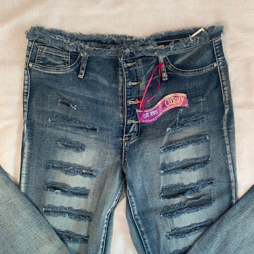 Women’s Elite Jeans Curvy Distressed Size 15/16 Juniors